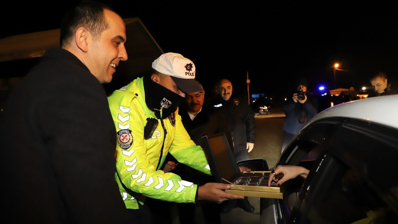 Çankırı Valisi Taşolar, Görev Başındaki Ekiplerin Yeni Yılını Kutladı