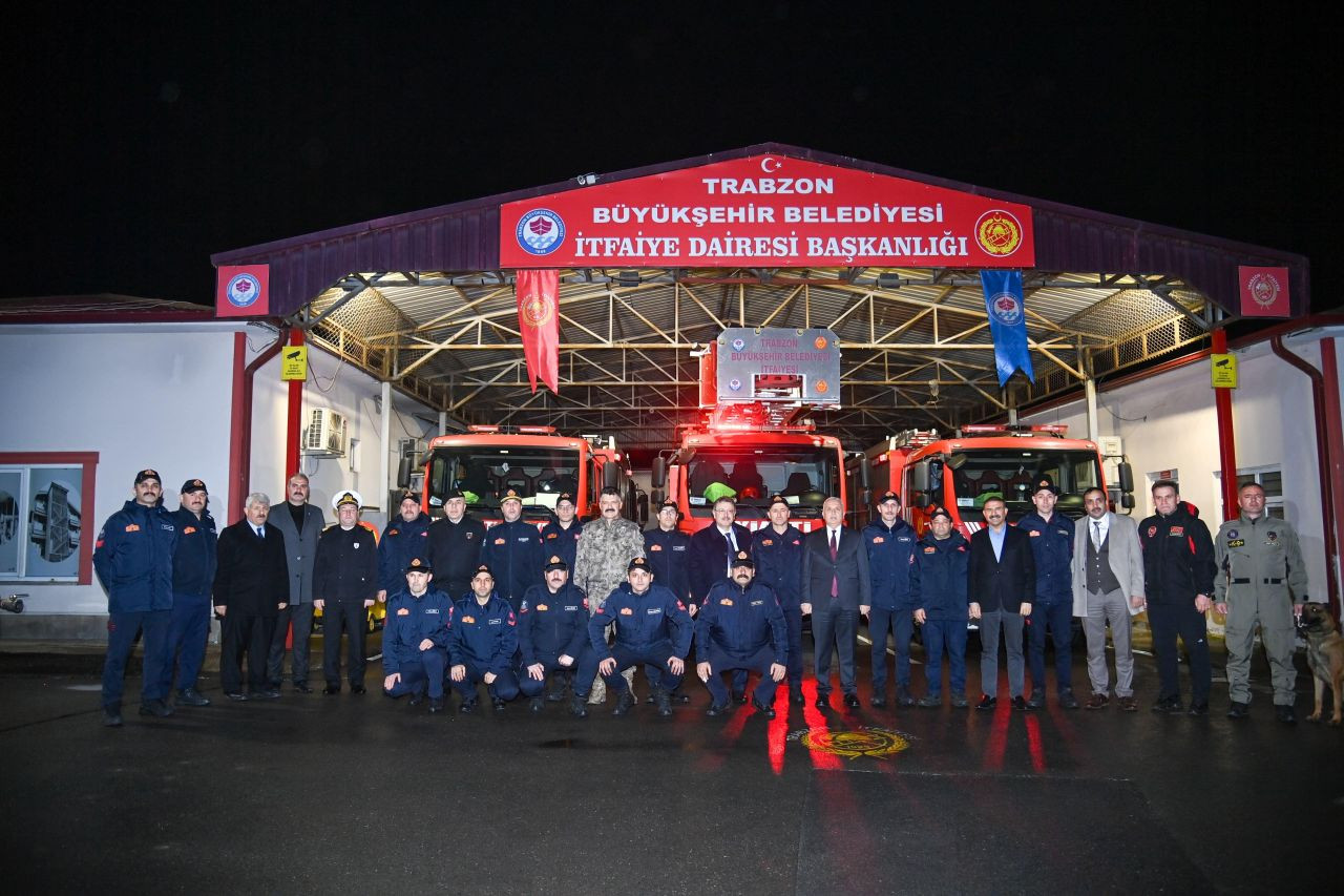 Trabzon’da Başkan Genç’ten Görevdeki İtfaiyecilere Yeni Yıl Ziyareti - Sayfa 1