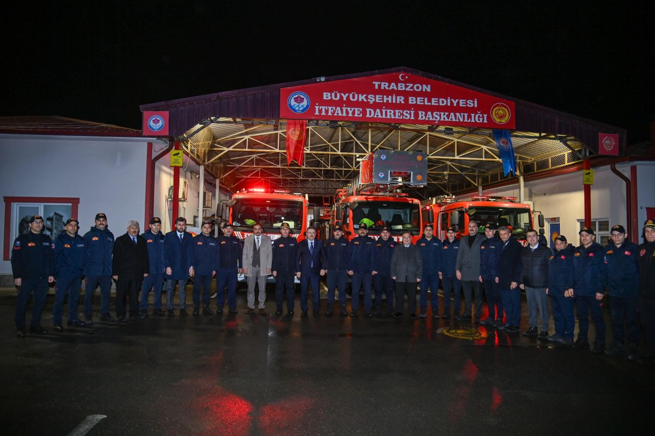 Trabzon’da Başkan Genç’ten Görevdeki İtfaiyecilere Yeni Yıl Ziyareti - Sayfa 4