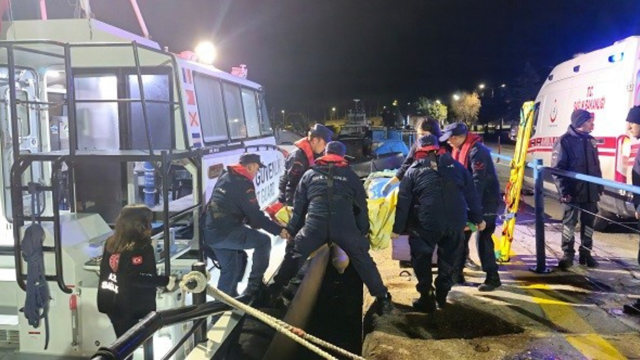 Gökçeada'da Rahatsızlanan Vatandaş Sahil Güvenlik Tarafından Tahliye Edildi