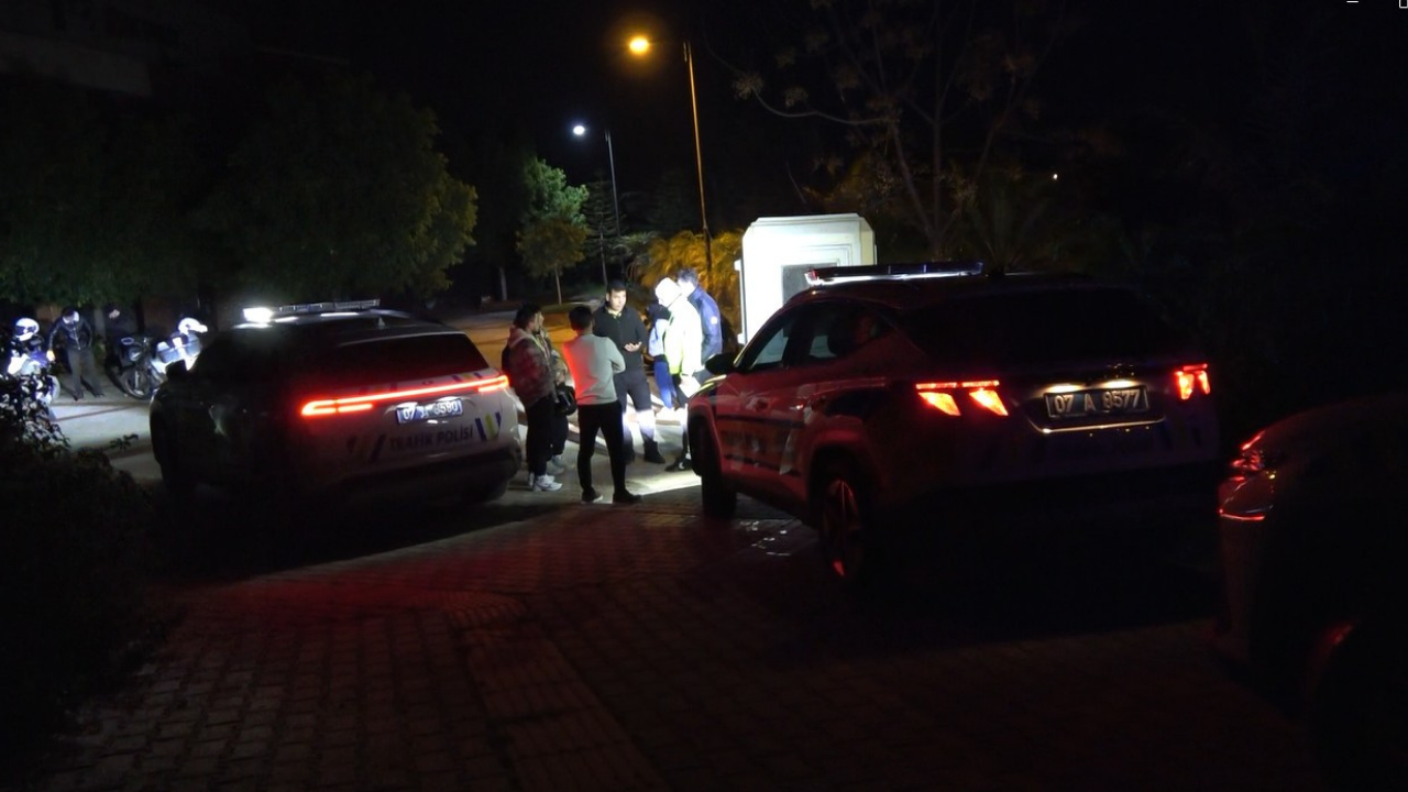 Alanya’da İzinsiz Yarışa Polis Baskını: 8 Motosiklet Trafikten Men Edildi