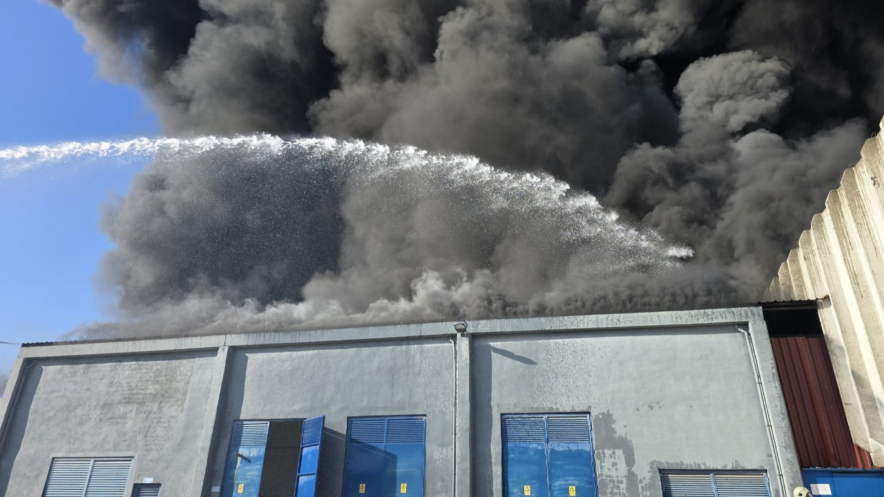 Kırklareli'nde Oyuncak Fabrikası Yangını 4 Saattir Devam Ediyor