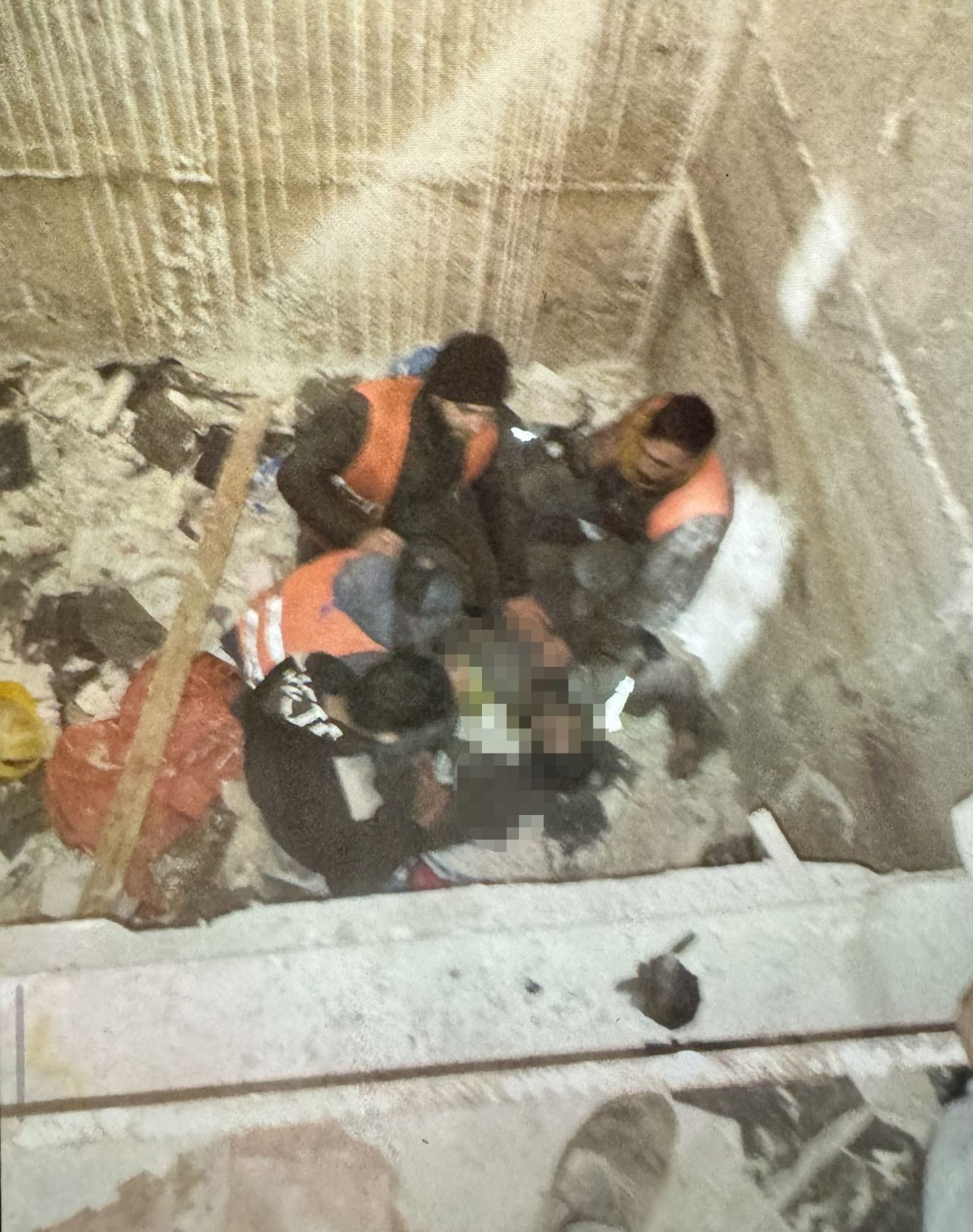 İstanbul Üniversitesi Şantiyesinde İş Kazası: 4. Kattan Düşen İşçi Hayatını Kaybetti - Sayfa 1