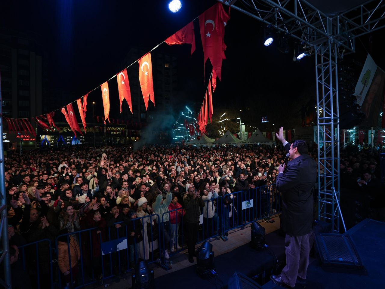Şehitkamil'de Coşkulu Sokak Partisi ile Yeni Yıla Merhaba - Sayfa 4