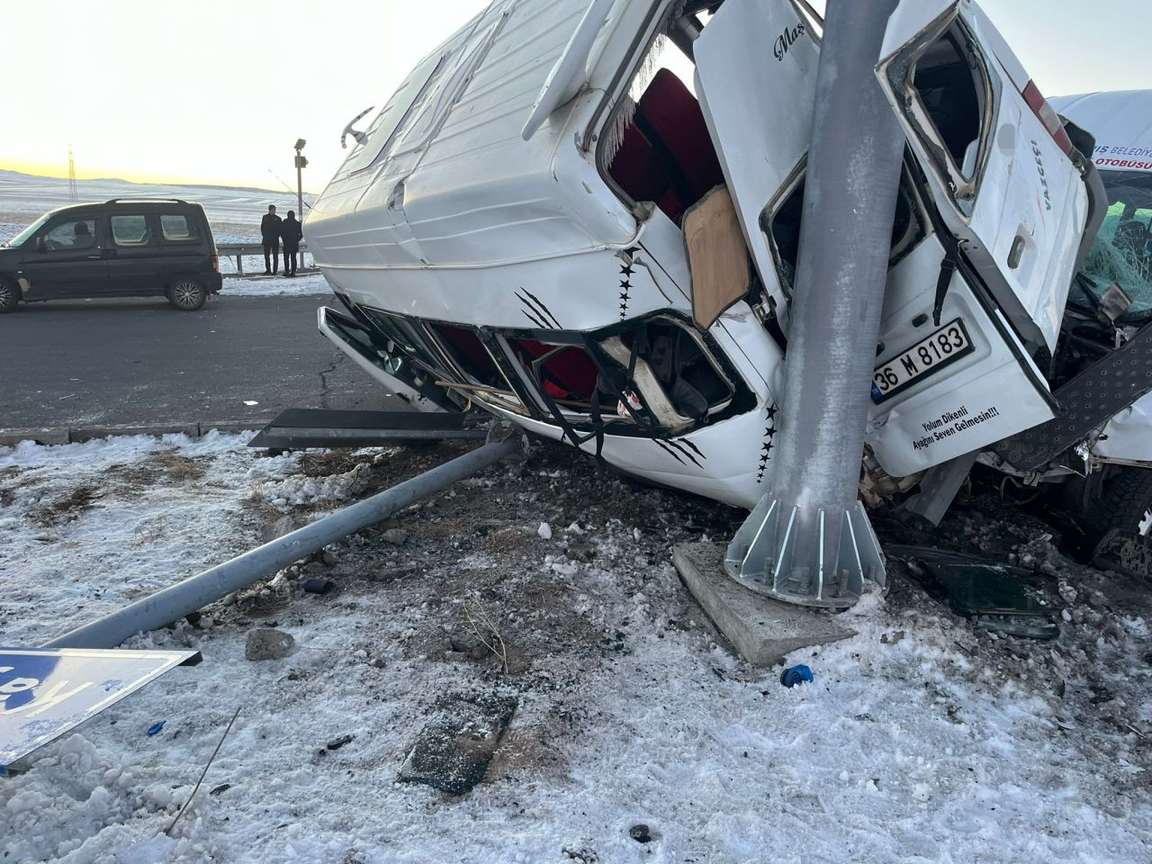 Kars’ta İki Minibüs Çarpıştı: 13 Kişi Yaralandı - Sayfa 1