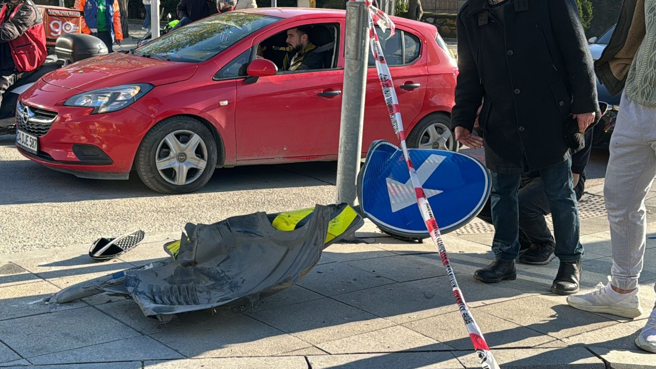Şişli’de Ters Yönde Otomobilin Çarptığı Motosikletli Ağır Yaralandı - Sayfa 1