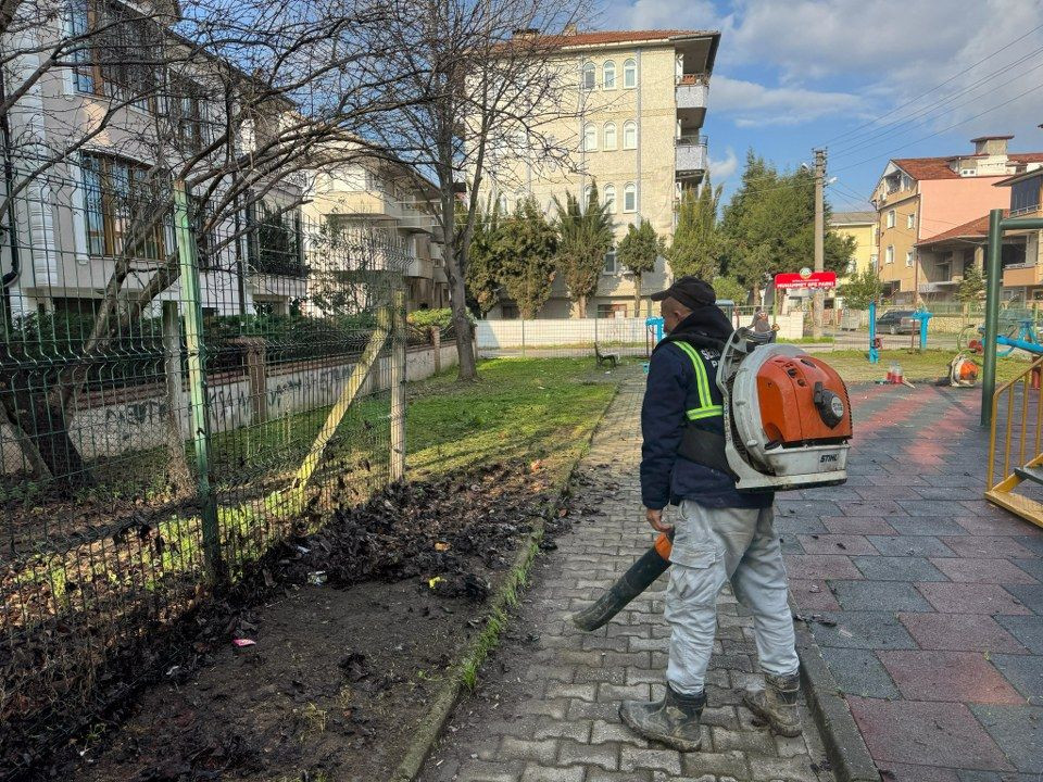 Serdivan Belediyesi'nden Çevre Düzenleme Çalışmalarına Hız Kesmeden Devam - Sayfa 2