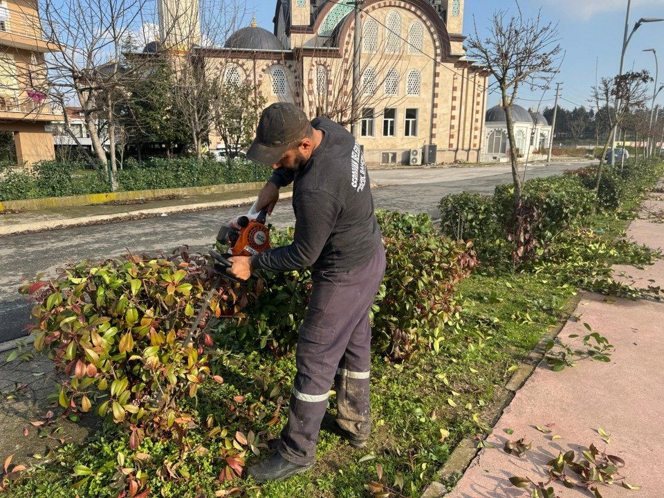 Serdivan Belediyesi'nden Çevre Düzenleme Çalışmalarına Hız Kesmeden Devam - Sayfa 3