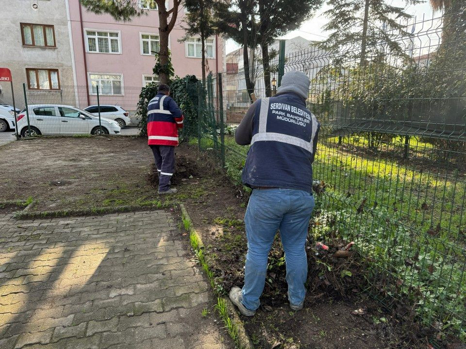 Serdivan Belediyesi'nden Çevre Düzenleme Çalışmalarına Hız Kesmeden Devam - Sayfa 6