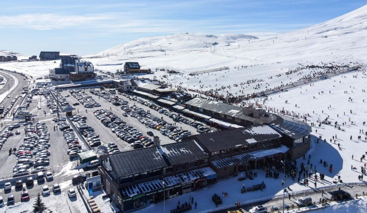 Erciyes Kayak Merkezi, Yeni Yılın İlk Gününde 110 Bin Ziyaretçi Ağırladı - Sayfa 4