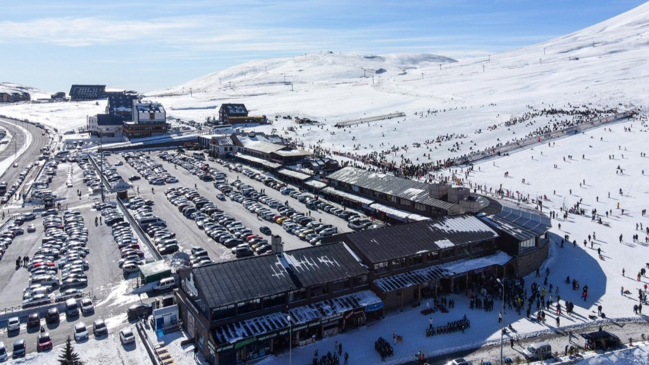 Erciyes Kayak Merkezi, Yeni Yılın İlk Gününde 110 Bin Ziyaretçi Ağırladı