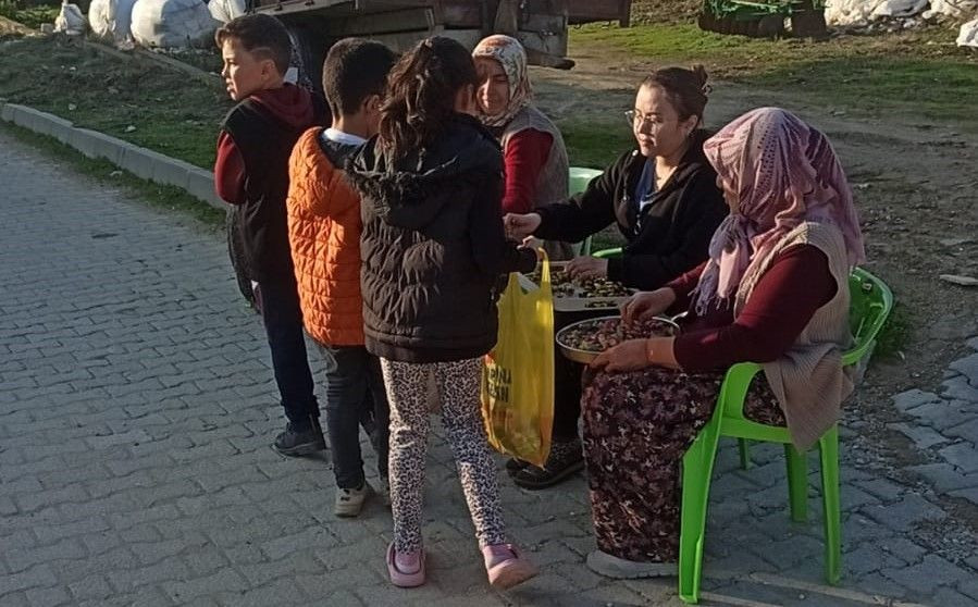 Sarıgöl’de Asırlık Gelenek: Çocuklar “Bence” İçin Kapı Kapı Geziyor - Sayfa 2