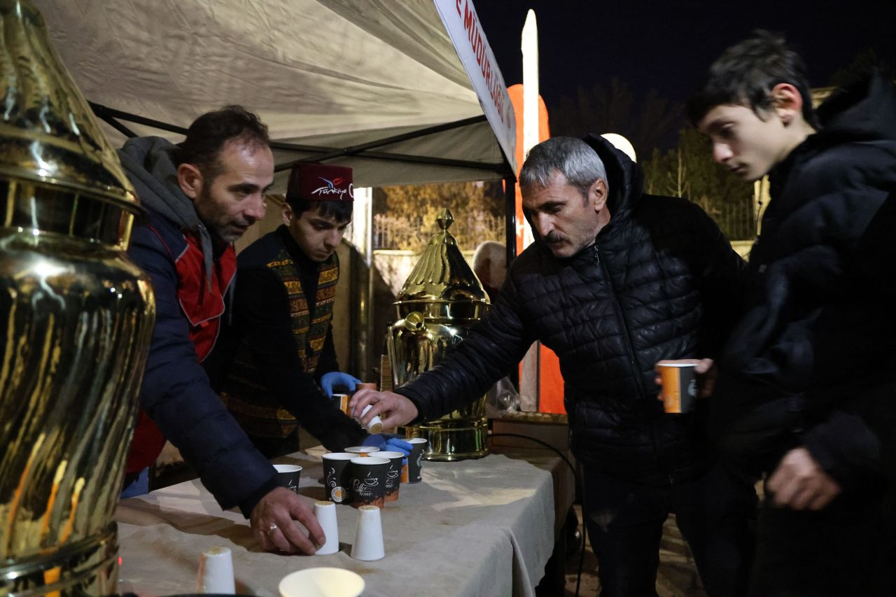 Sivas’ta Regaip Kandili’nde Salep İkramı Yoğun İlgi Gördü - Sayfa 1