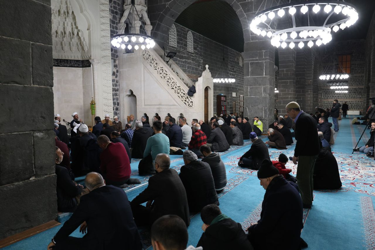 Diyarbakır’da Regaip Kandili Ulu Camii’nde Dualarla İdrak Edildi - Sayfa 2