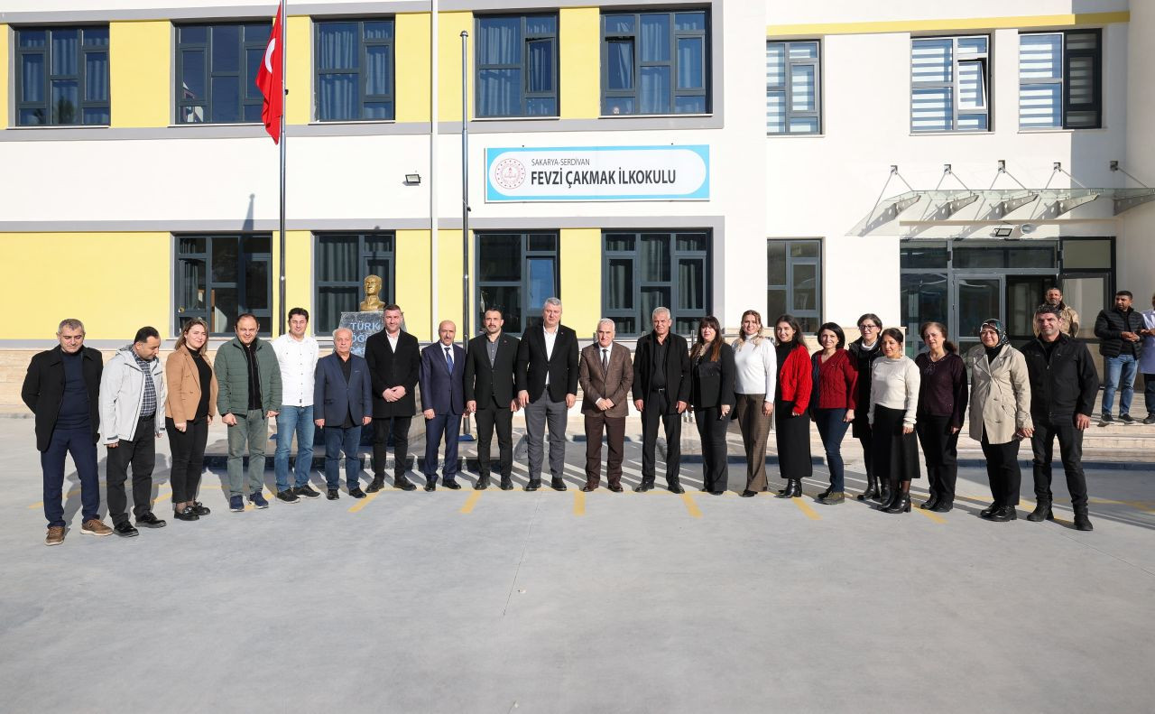 Serdivan Belediye Başkanı Çelik'ten Fevzi Çakmak İlkokulu'na Ziyaret: Eğitime Destek Sürecek! - Sayfa 6