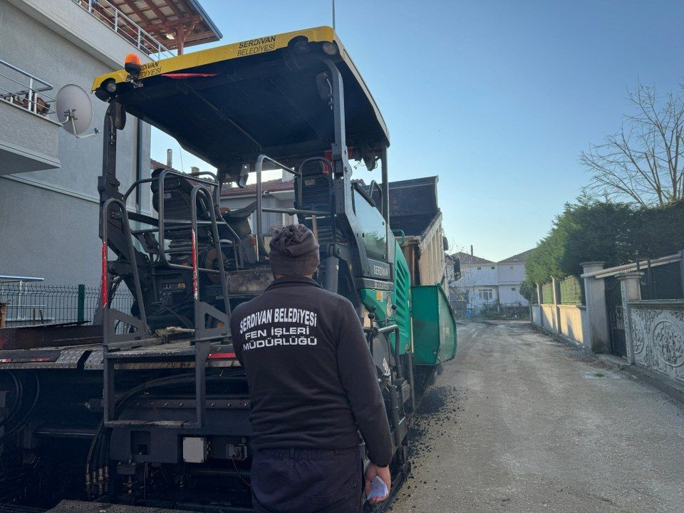 Serdivan’da Yollar Yeniden Şekilleniyor! Arabacıalanı Mahallesi’nde Asfaltlama Çalışmaları Tamamlandı! - Sayfa 7