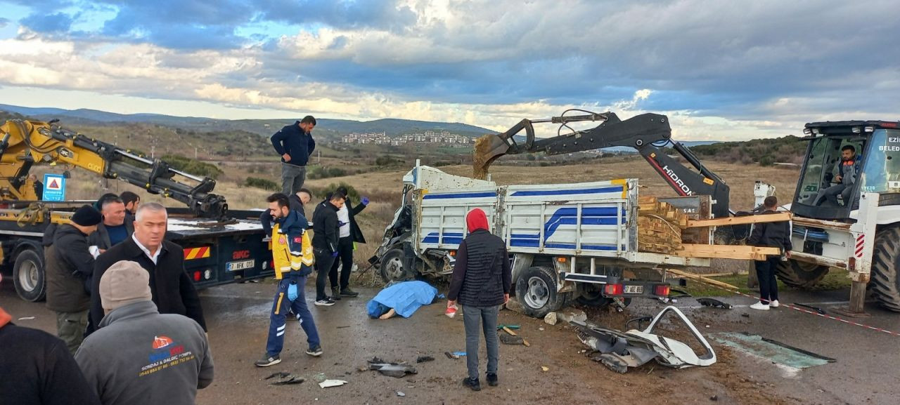 Çanakkale'de İki Kamyonet Çarpıştı: 1 Ölü, 1 Yaralı - Sayfa 2