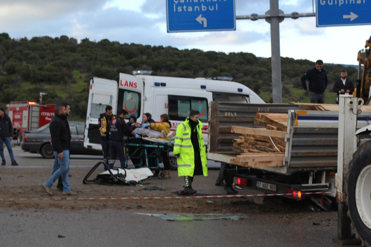 Çanakkale'de İki Kamyonet Çarpıştı: 1 Ölü, 1 Yaralı - Sayfa 3