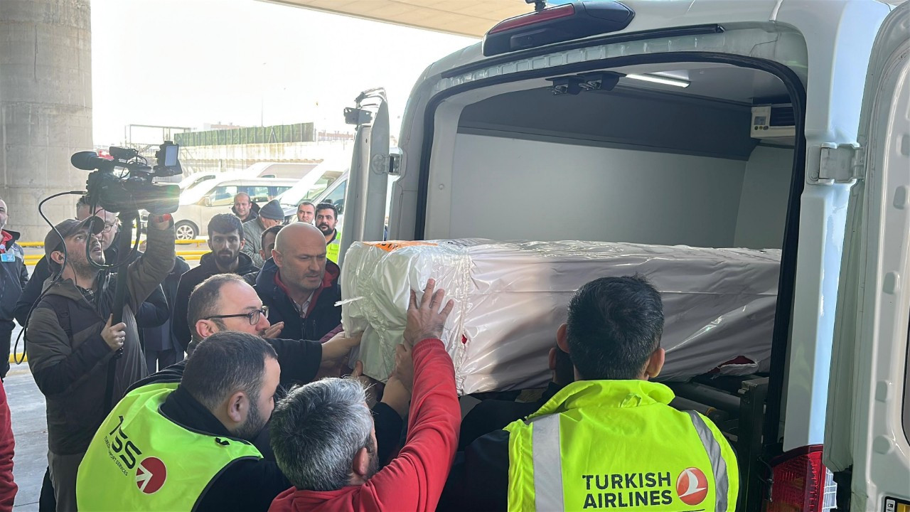 Ferdi Tayfur'un Cenazesi İstanbul'a Getirildi