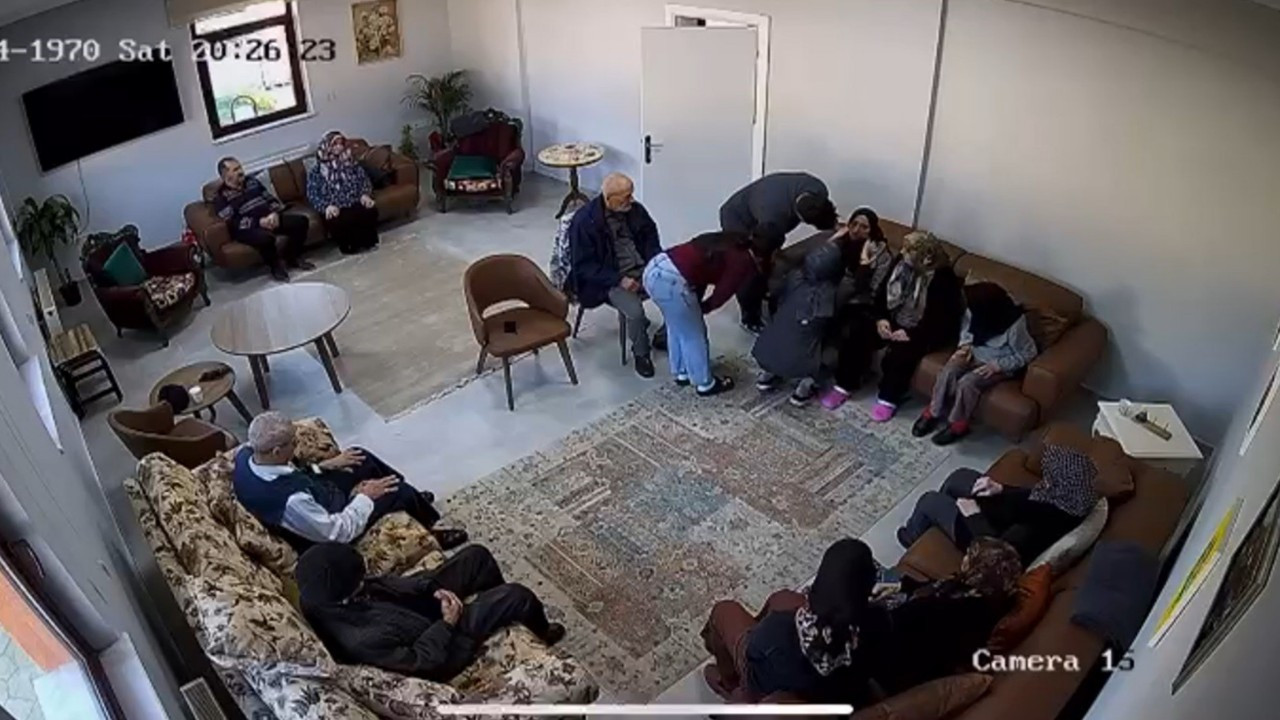 Dili Boğazına Kaçan Alzheimer Hastası Hemşirelerin Hızlı Müdahalesiyle Kurtarıldı!