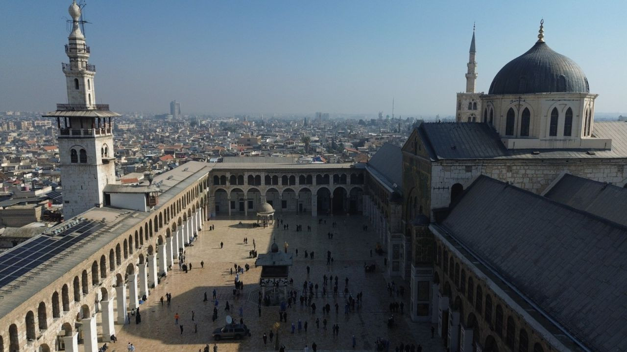 Şam'da Emevi Camii'nde Cuma Namazı Yoğunluğu - Sayfa 2