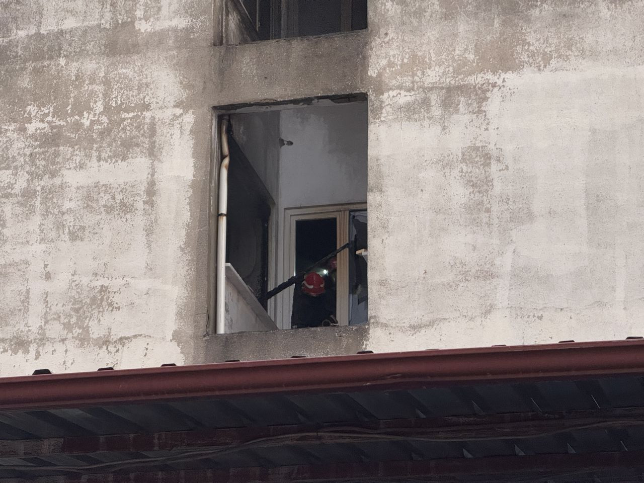 Sakarya’da 4 Katlı Binada Korkutan Yangın: Paniğe Yol Açtı - Sayfa 2