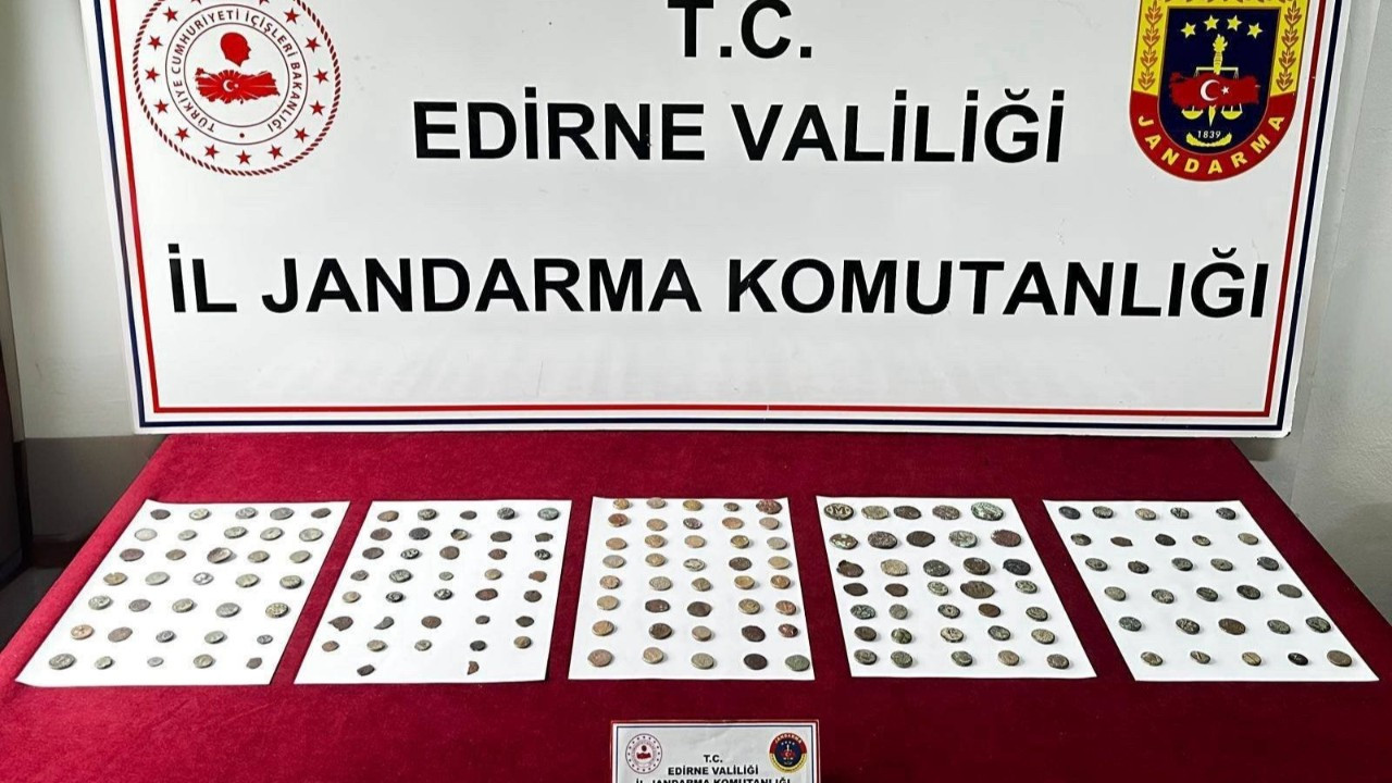 Edirne’de Yolcu Otobüsünde 177 Tarihi Sikke Ele Geçirildi
