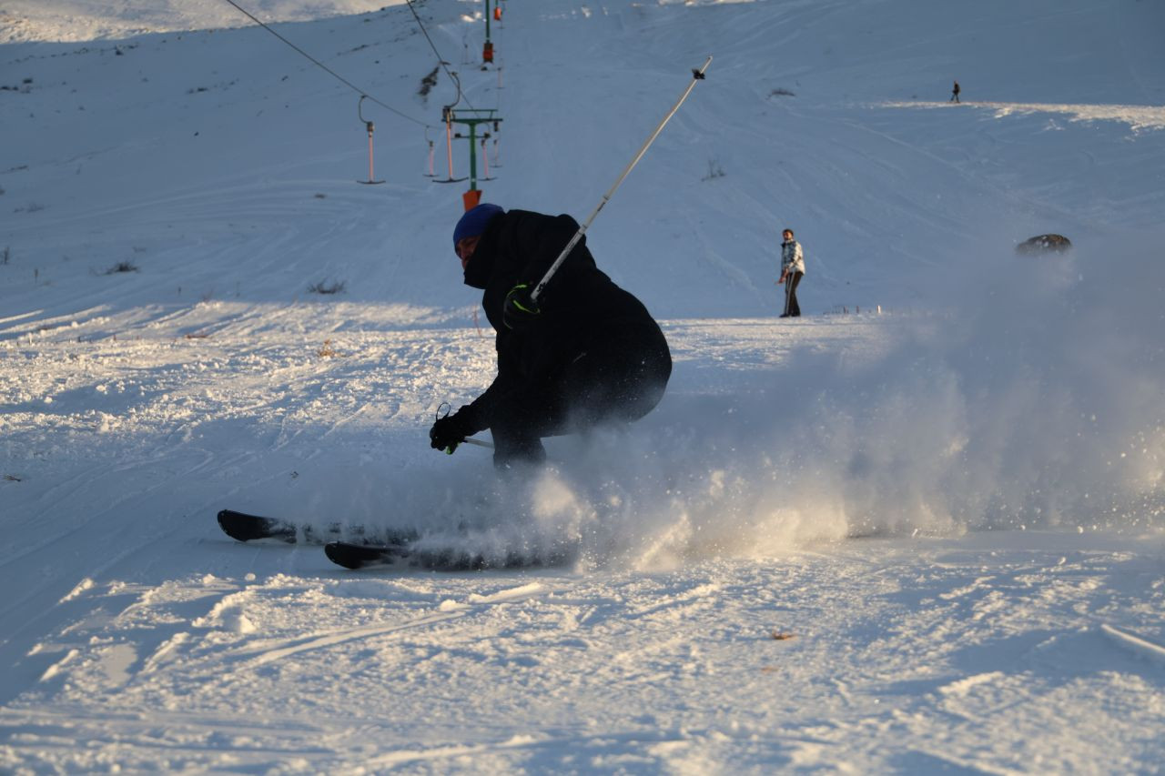 Türkiye’nin Göl Manzaralı Hazarbaba Kayak Merkezi’nde Sezon Açıldı - Sayfa 6