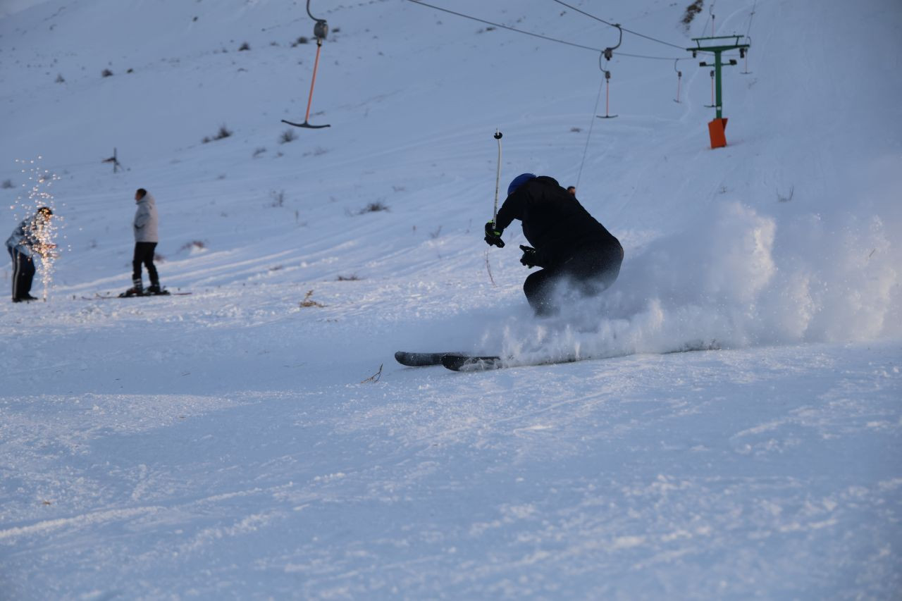 Türkiye’nin Göl Manzaralı Hazarbaba Kayak Merkezi’nde Sezon Açıldı - Sayfa 7