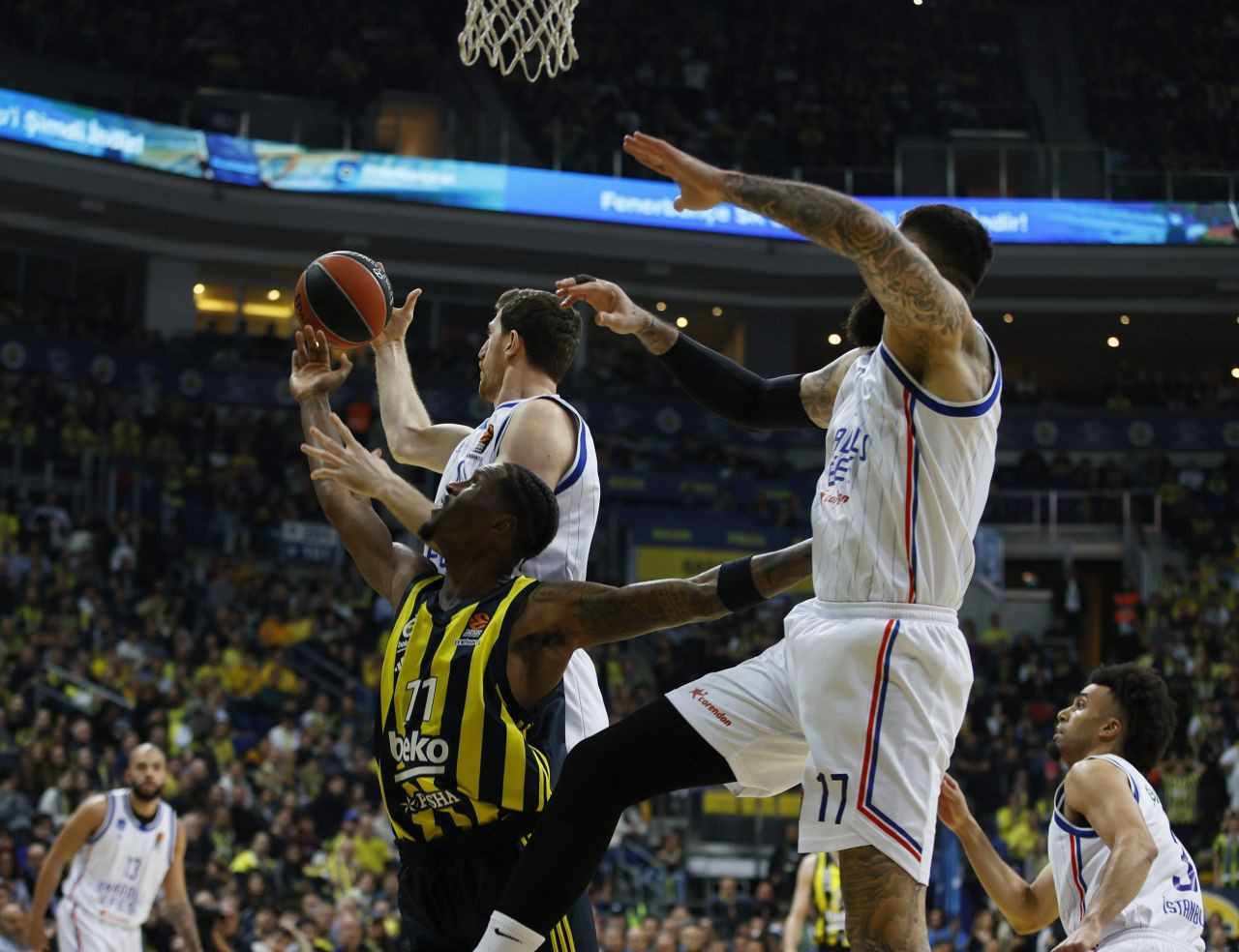 EuroLeague’de Türk Derbisini Fenerbahçe Kazandı: Efes’i 84-76 Geçti - Sayfa 3