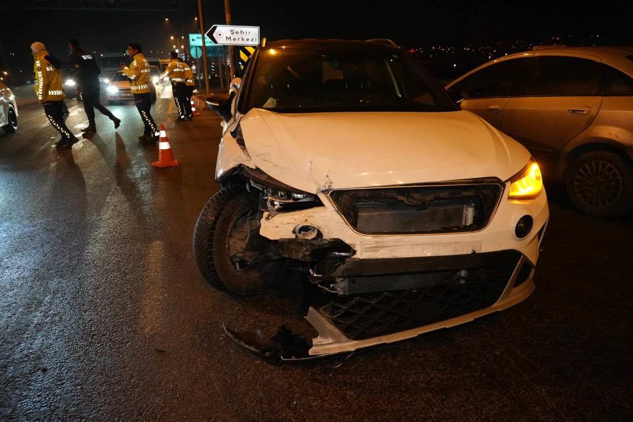 Kırıkkale’de İki Otomobil Çarpıştı: 3 Kişi Yaralandı - Sayfa 2