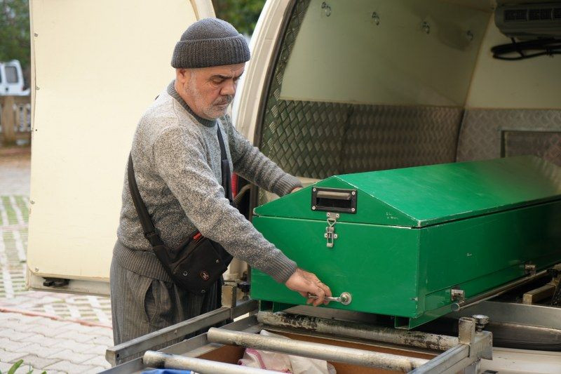 Garsonluk Ve Ambulans Şoförlüğünden Uluslararası Gassallığa - Sayfa 8