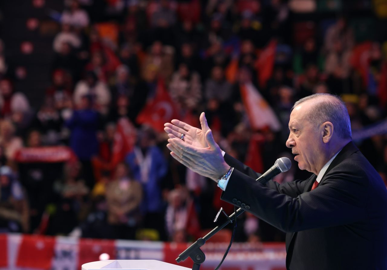 Cumhurbaşkanı Erdoğan: "Ya silahlarını gömecekler ya da silahlarıyla toprağa gömülecekler" - Sayfa 1