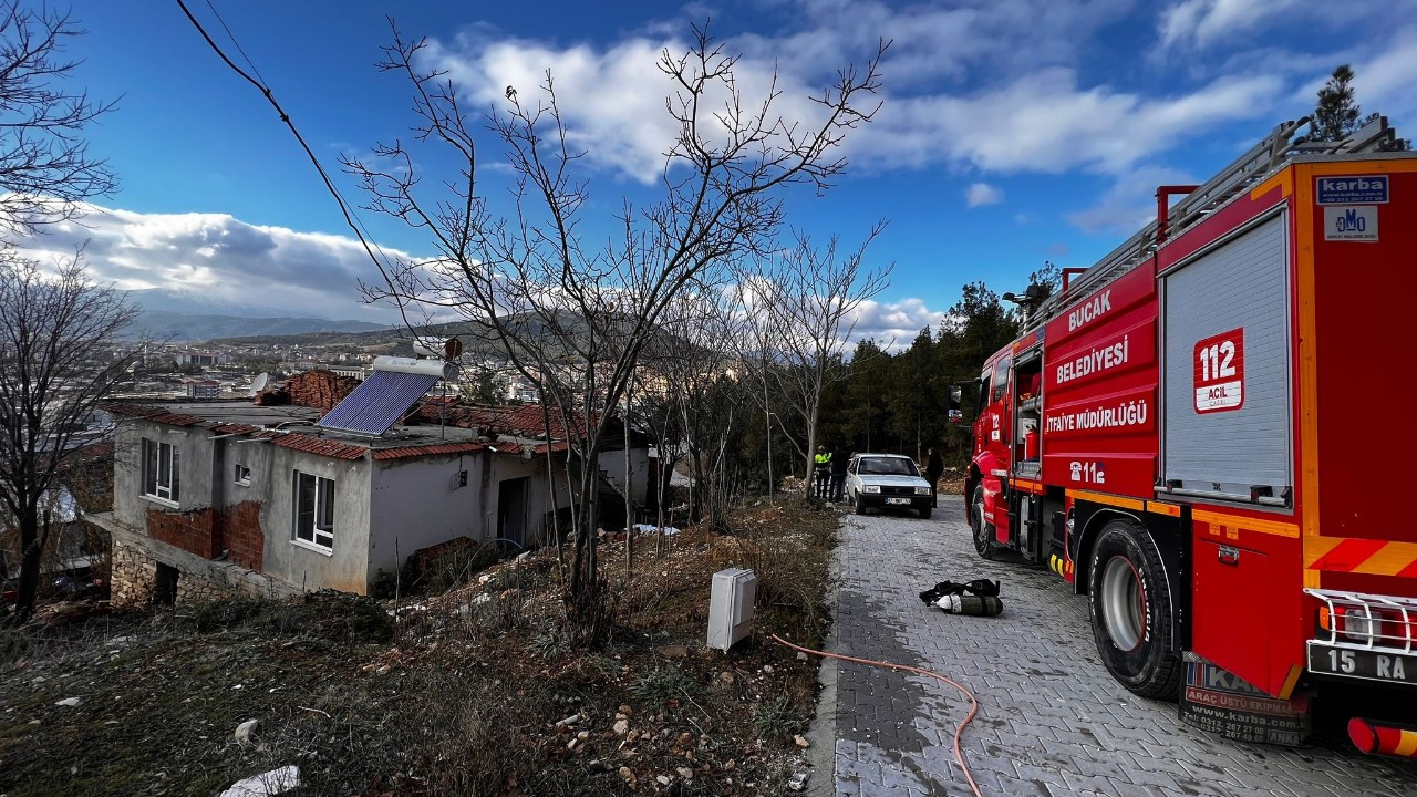 Burdur’da Çamaşır Makinesi Yangını: 2 Kişi Dumandan Etkilendi