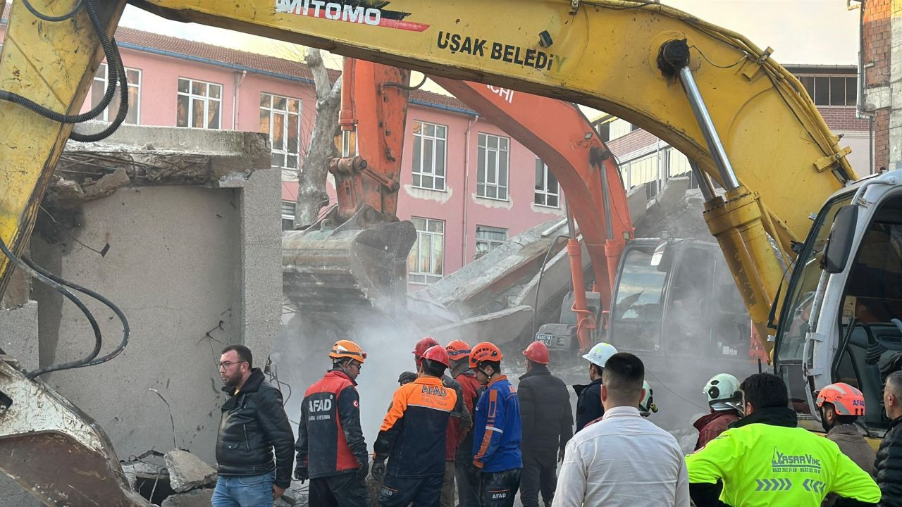 Uşak’ta Yıkım Sırasında Göçük: Operatör Hayatını Kaybetti - Sayfa 3