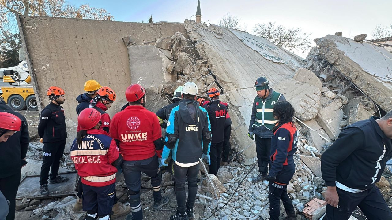 Uşak’ta Yıkım Sırasında Göçük: Operatör Hayatını Kaybetti - Sayfa 6