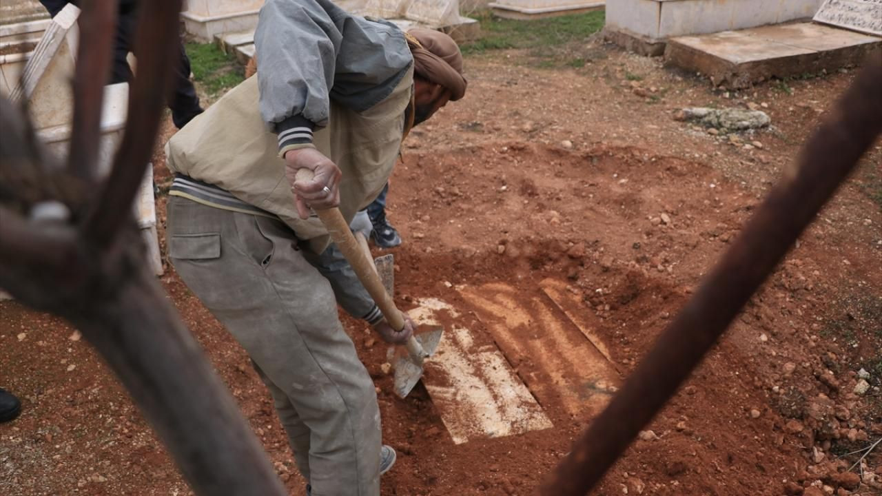 Esad Rejiminin Katliamları Gün Yüzüne Çıkıyor: Halep'te Yeni Bir Toplu Mezar Bulundu - Sayfa 10