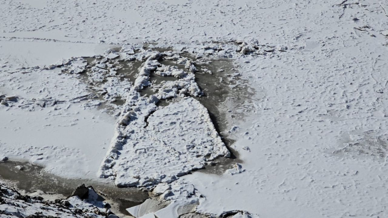 Hakkari'de Zap Suyu dondu - Sayfa 3