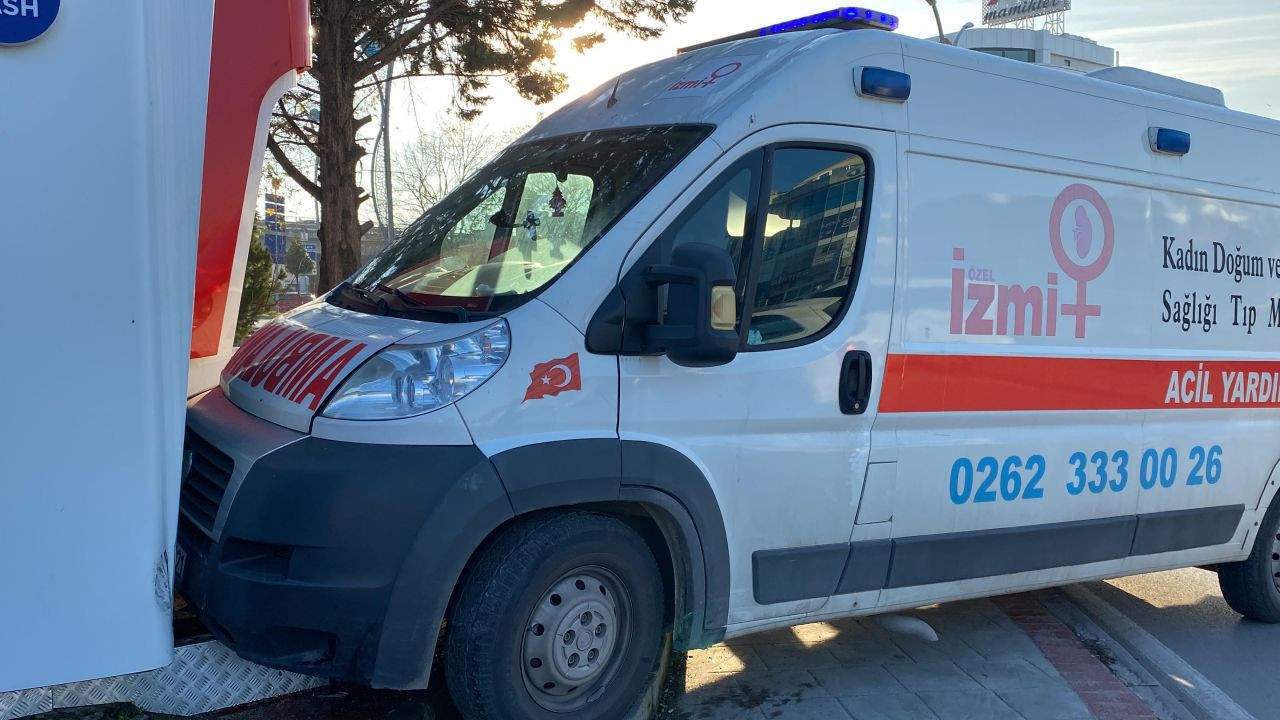 Kocaeli’de Bebek Taşıyan Ambulans Kaza Yaptı - Sayfa 1