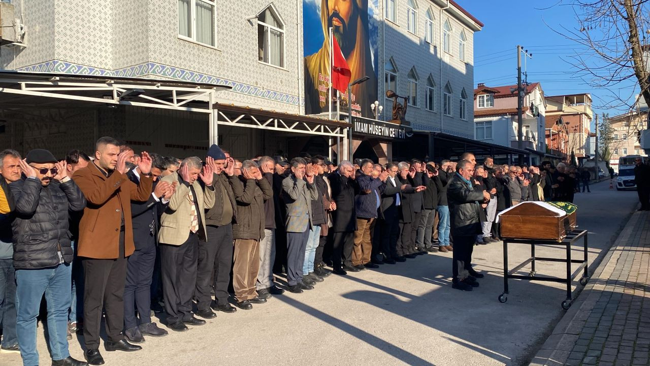 Hayatını Kaybeden Polis Memuru Sinan Cem Bayır Son Yolculuğuna Uğurlandı - Sayfa 1