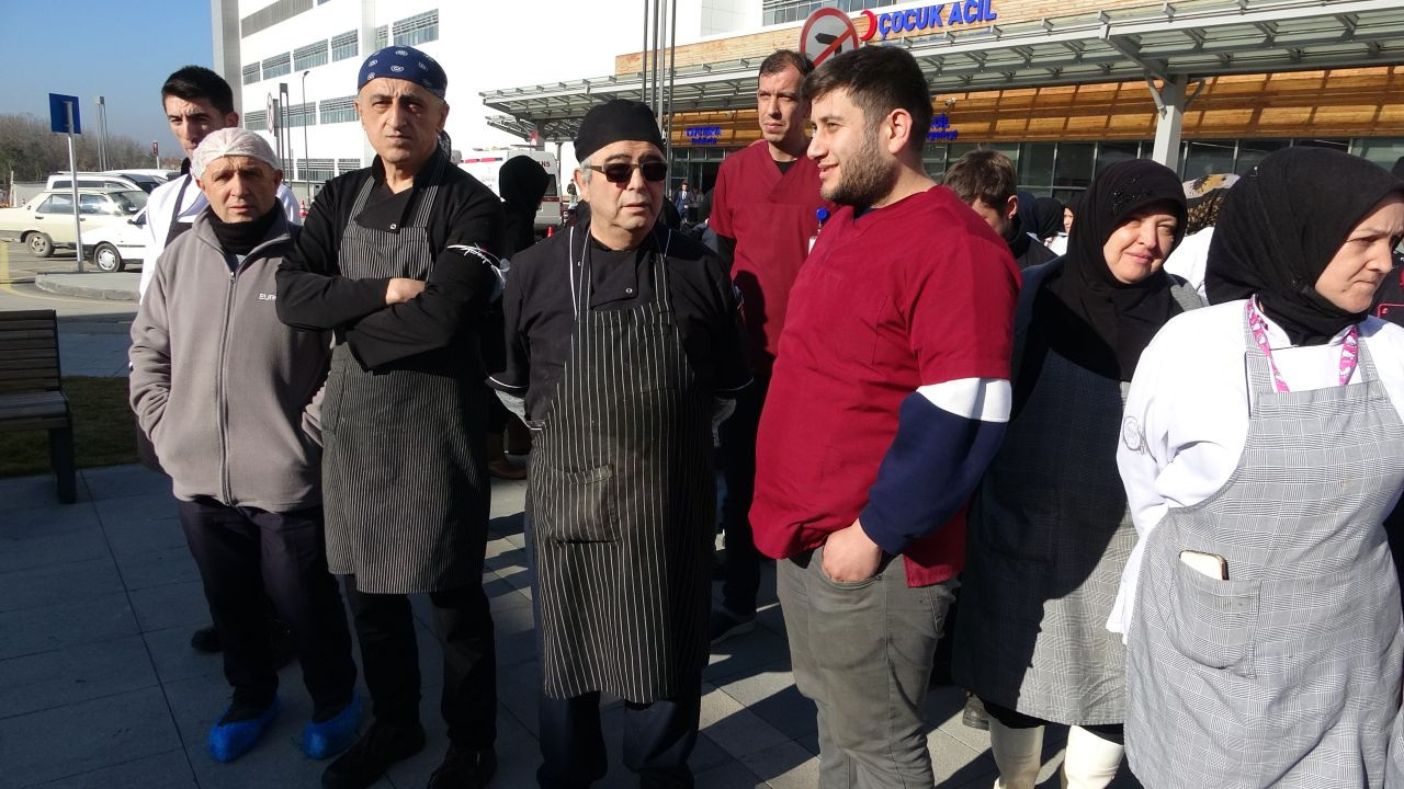 Kütahya Şehir Hastanesi Yemekhane Çalışanlarından Maaş Protestosu - Sayfa 4