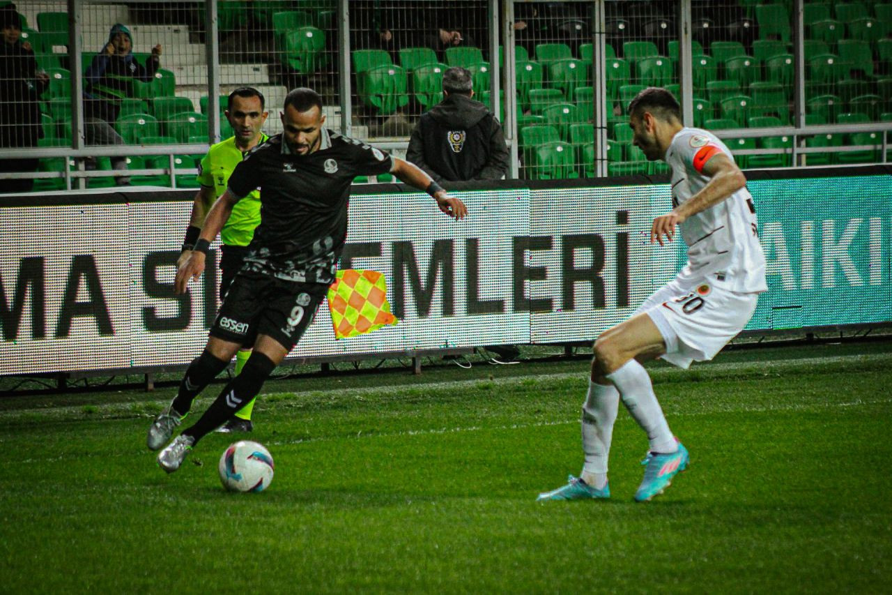 Sakaryaspor, Gençlerbirliği'ni Ağırladığı Maçta Berabere Kaldı - Sayfa 7