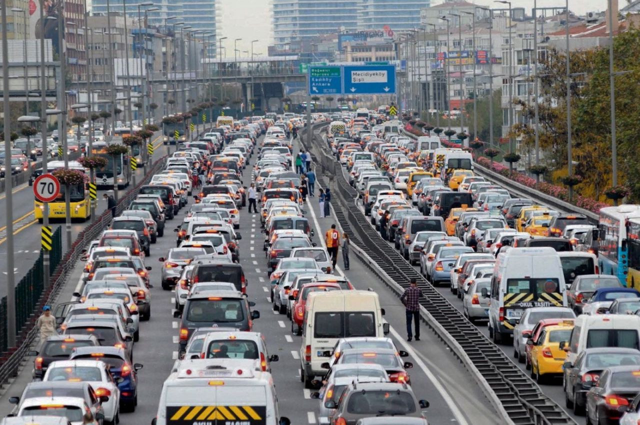 İstanbul Trafikte Zirveye Yerleşti: Yıl Boyunca 105 Saat Kaybedildi - Sayfa 11