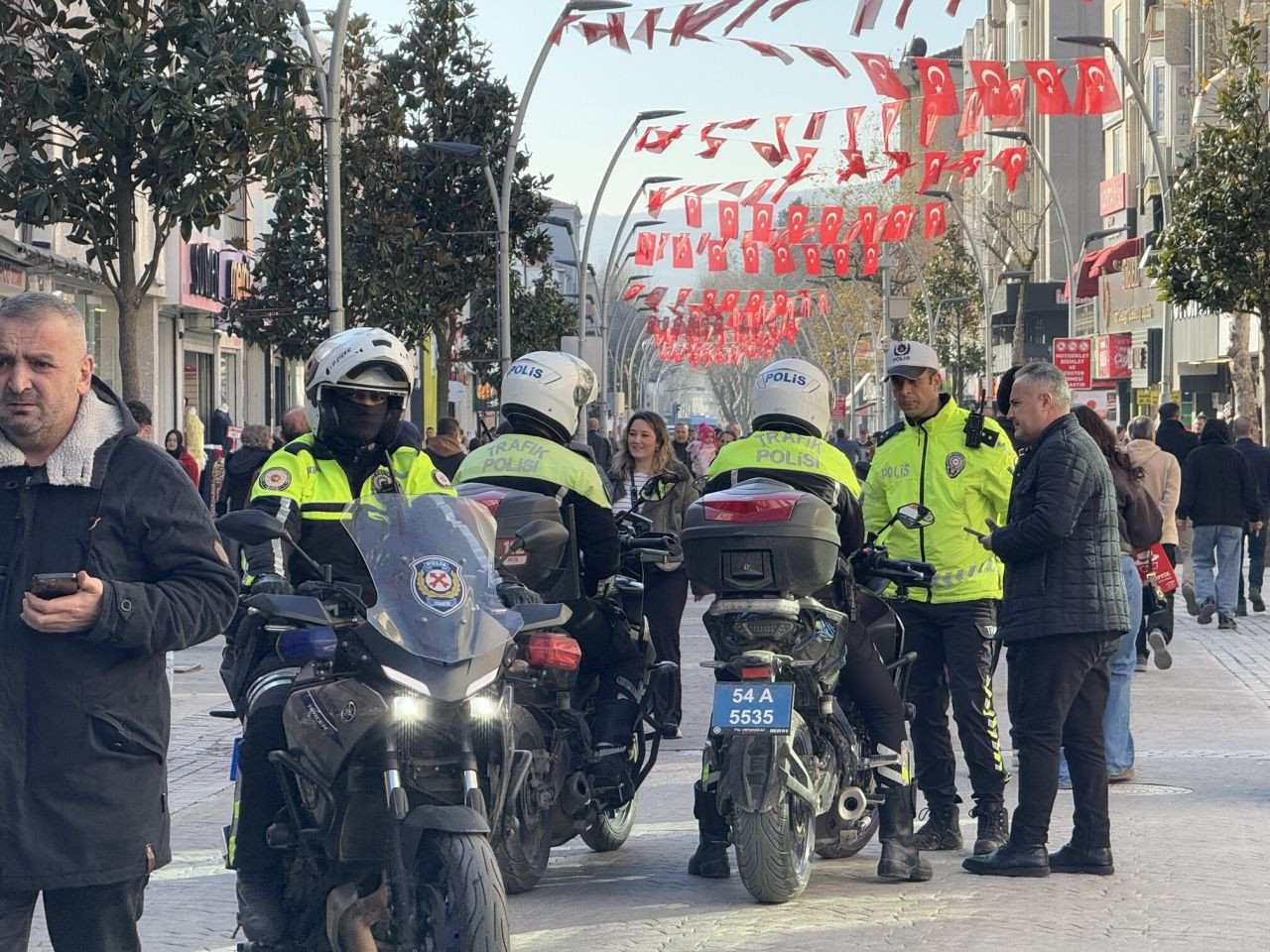 Yayalara Ayrılan Alanda Motosiklet Denetimi: Bir Saatte 127 Bin Lira Ceza Kesildi - Sayfa 3