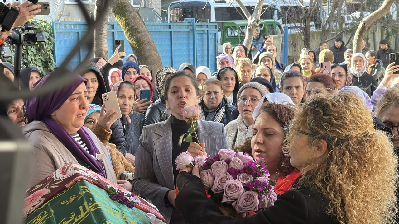 Eyüpsultan'da eşi tarafından silahla vurularak öldürülen kadın son yolculuğuna uğurlandı - Sayfa 4