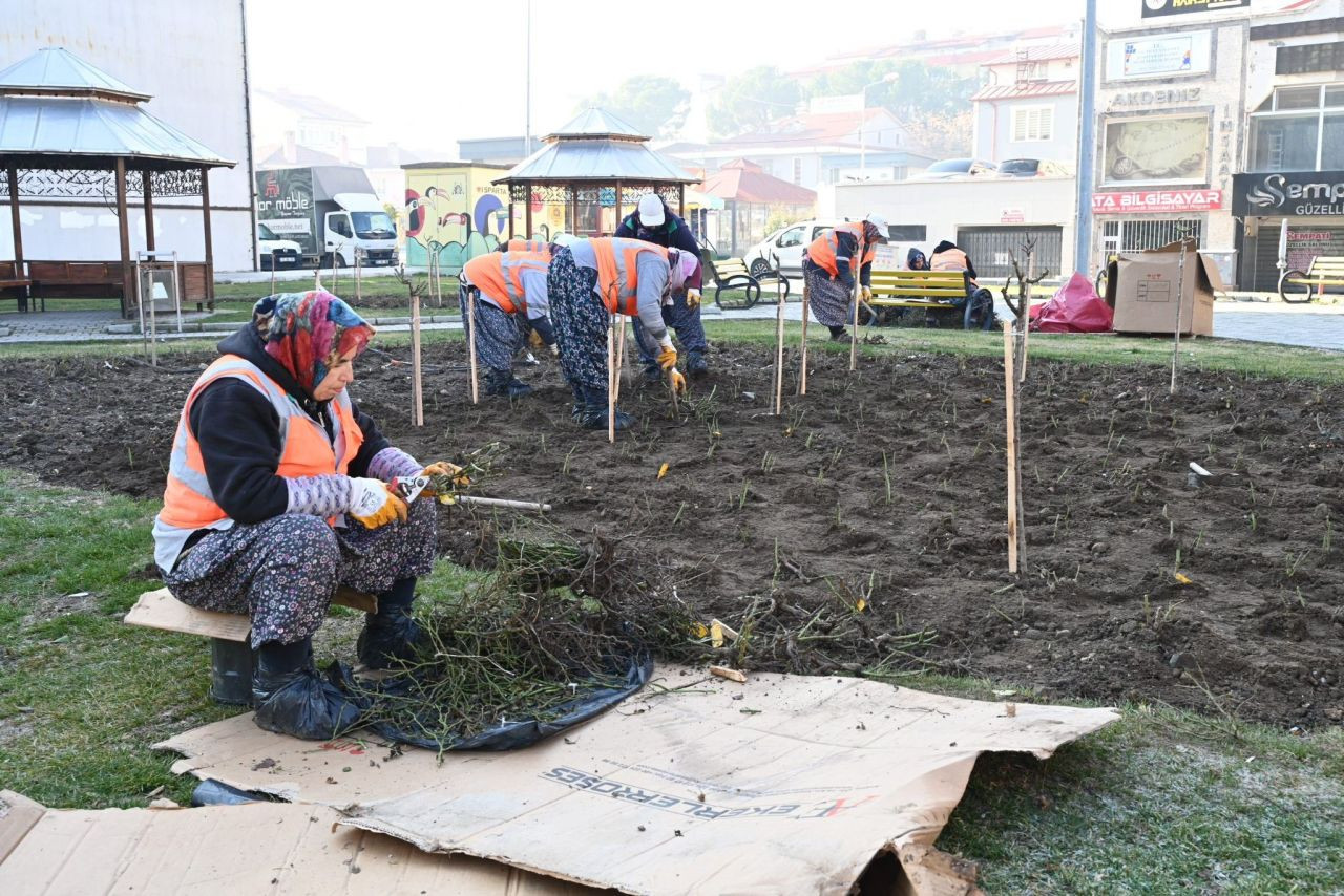 Isparta Belediyesi’nden Gölcük Tabiat Parkı’na 10 Bin Fidanlık Destek - Sayfa 4