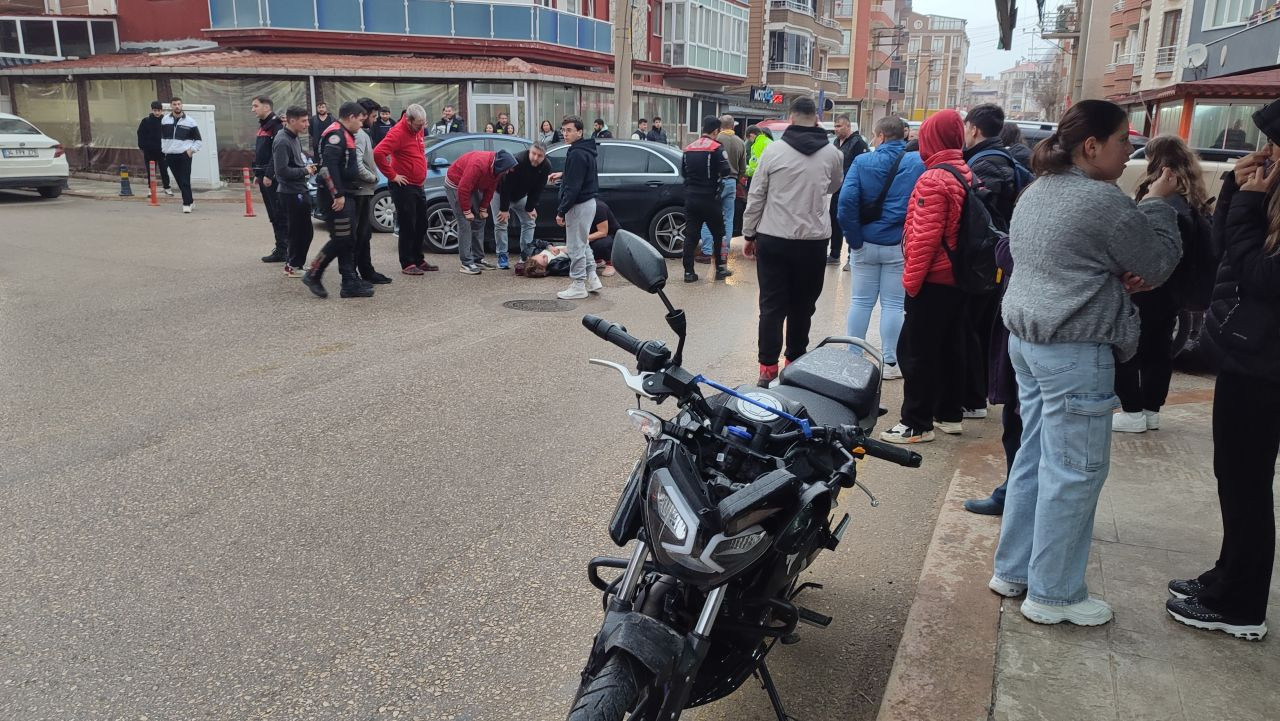 Keşan’da Motosiklet Otomobile Çarptı: 2 Yaralı - Sayfa 2