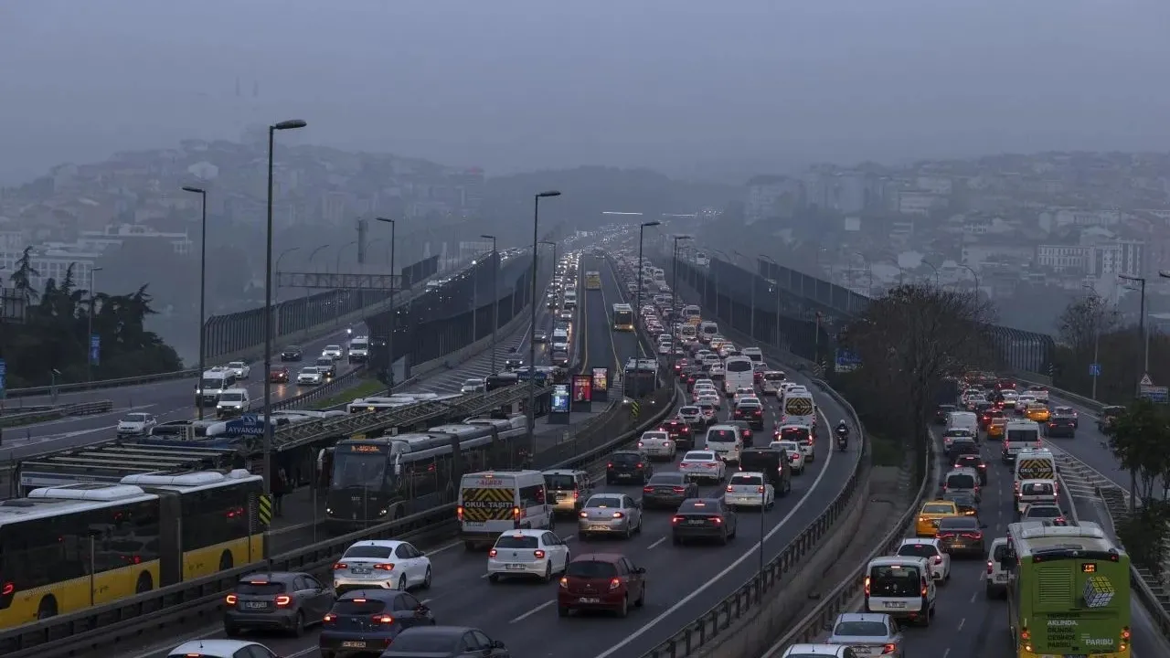 İstanbul Trafikte Zirveye Yerleşti: Yıl Boyunca 105 Saat Kaybedildi - Sayfa 3