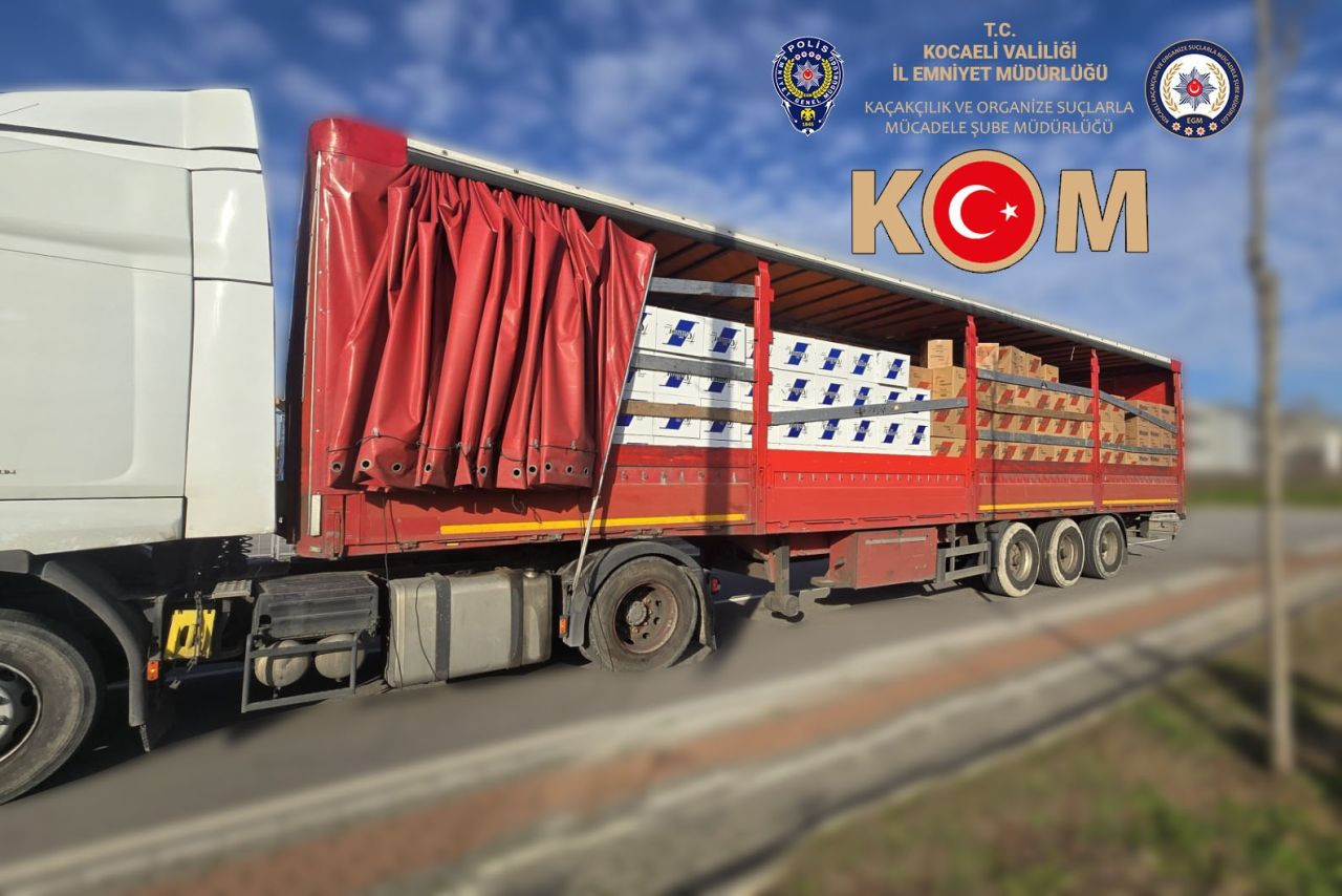 Kocaeli'de 9 Milyon 780 Bin Sahte Bandrollü Makaron Ele Geçirildi - Sayfa 1
