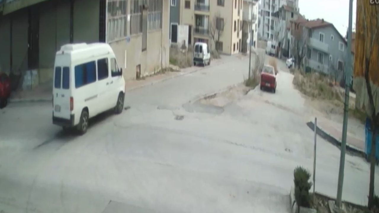 Uşak’ta Minibüsle Çarpışan Motosiklet Sürücüsü Hayatını Kaybetti - Sayfa 2